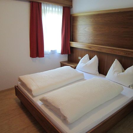 ماليس فينوستا Aparthotel Garni Haus Hubertus المظهر الخارجي الصورة