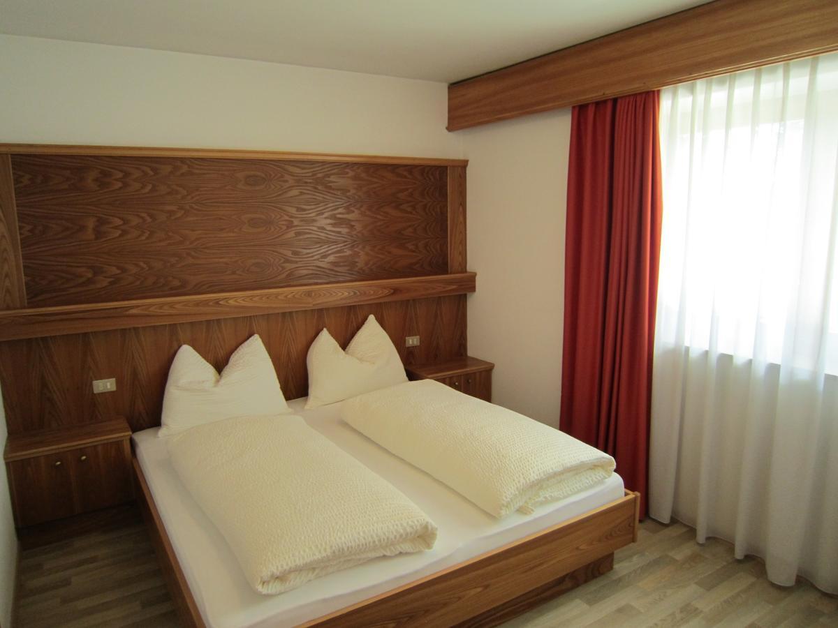 ماليس فينوستا Aparthotel Garni Haus Hubertus المظهر الخارجي الصورة