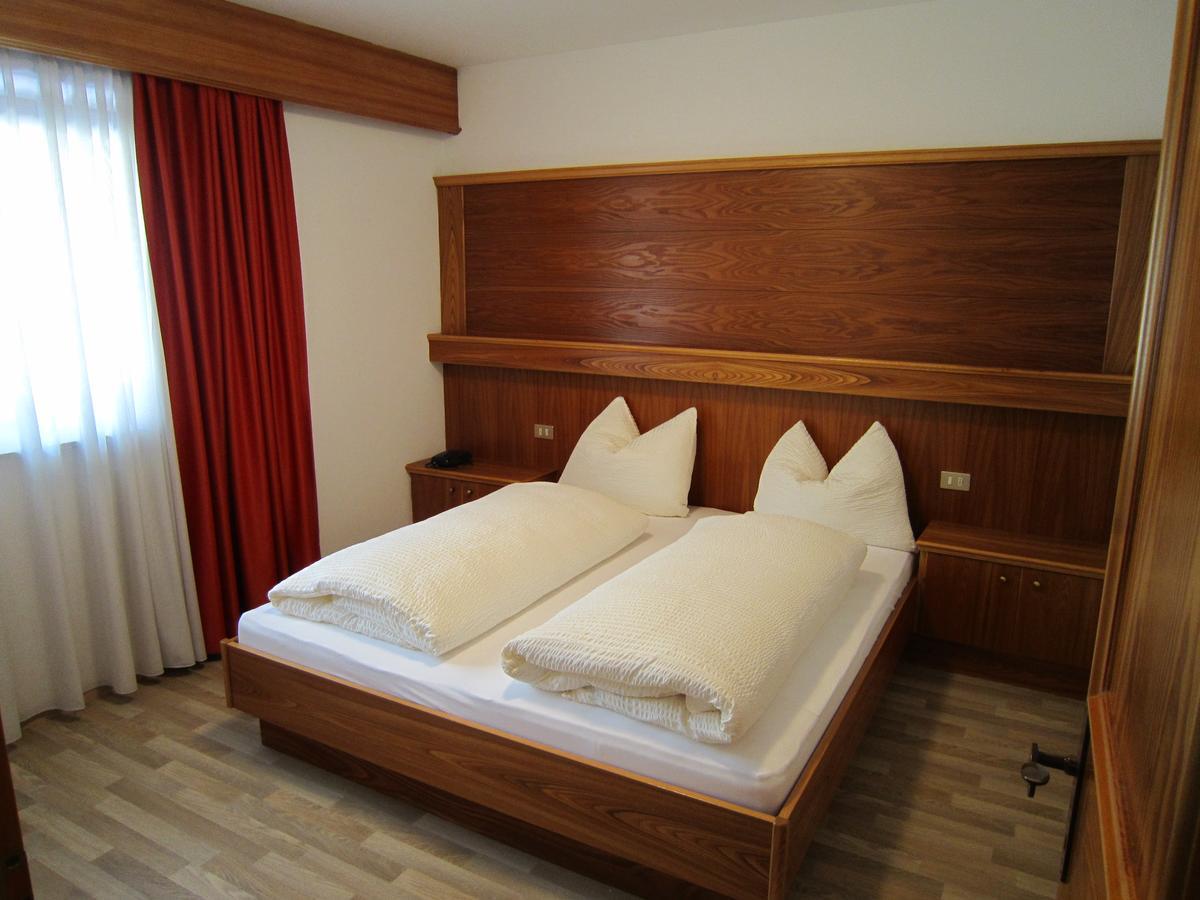 ماليس فينوستا Aparthotel Garni Haus Hubertus المظهر الخارجي الصورة